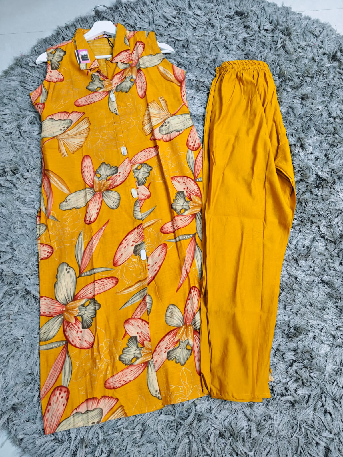 Vatican Silk 2-Piece Casual Wear Dress ā Collar Design