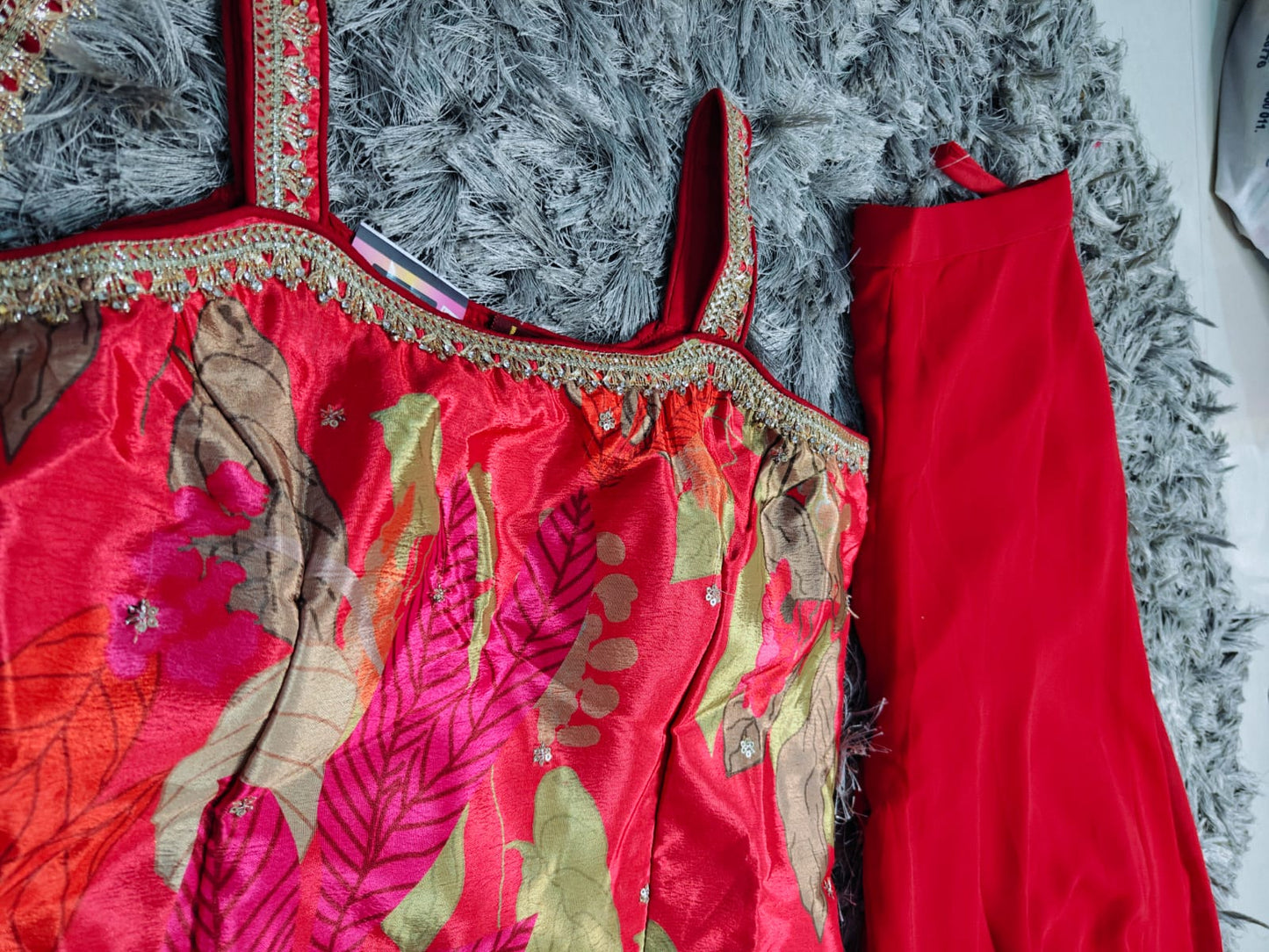 Red Floral Crepe Silk Dress ๐น