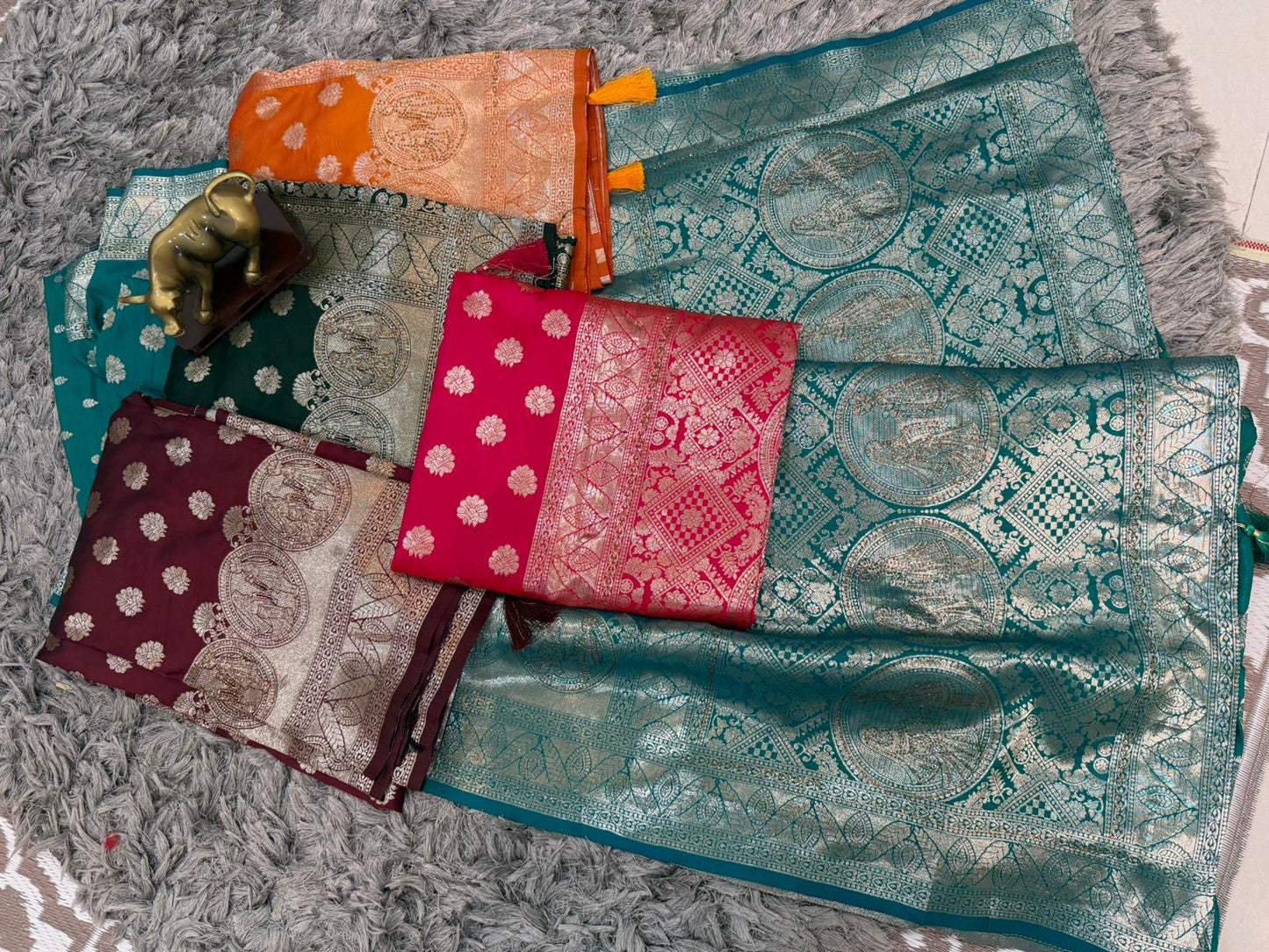 Banarasi Weaving Silk Saree with Stone Work & All-Over Buttis 👑