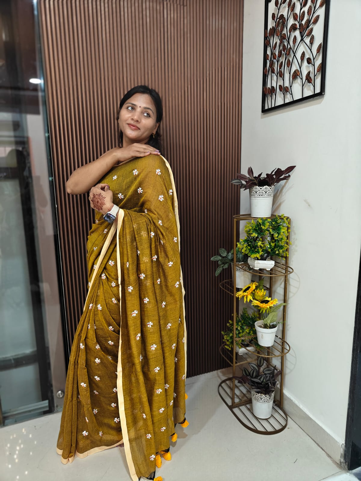 🌿 Parijat Embroidered Mul Cotton Saree