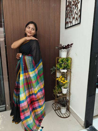 Checked Mul Cotton Saree — Multicolor Pallu