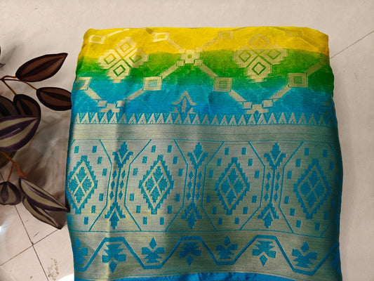 Dual Shade Georgette Saree with Elegant Weaving Design