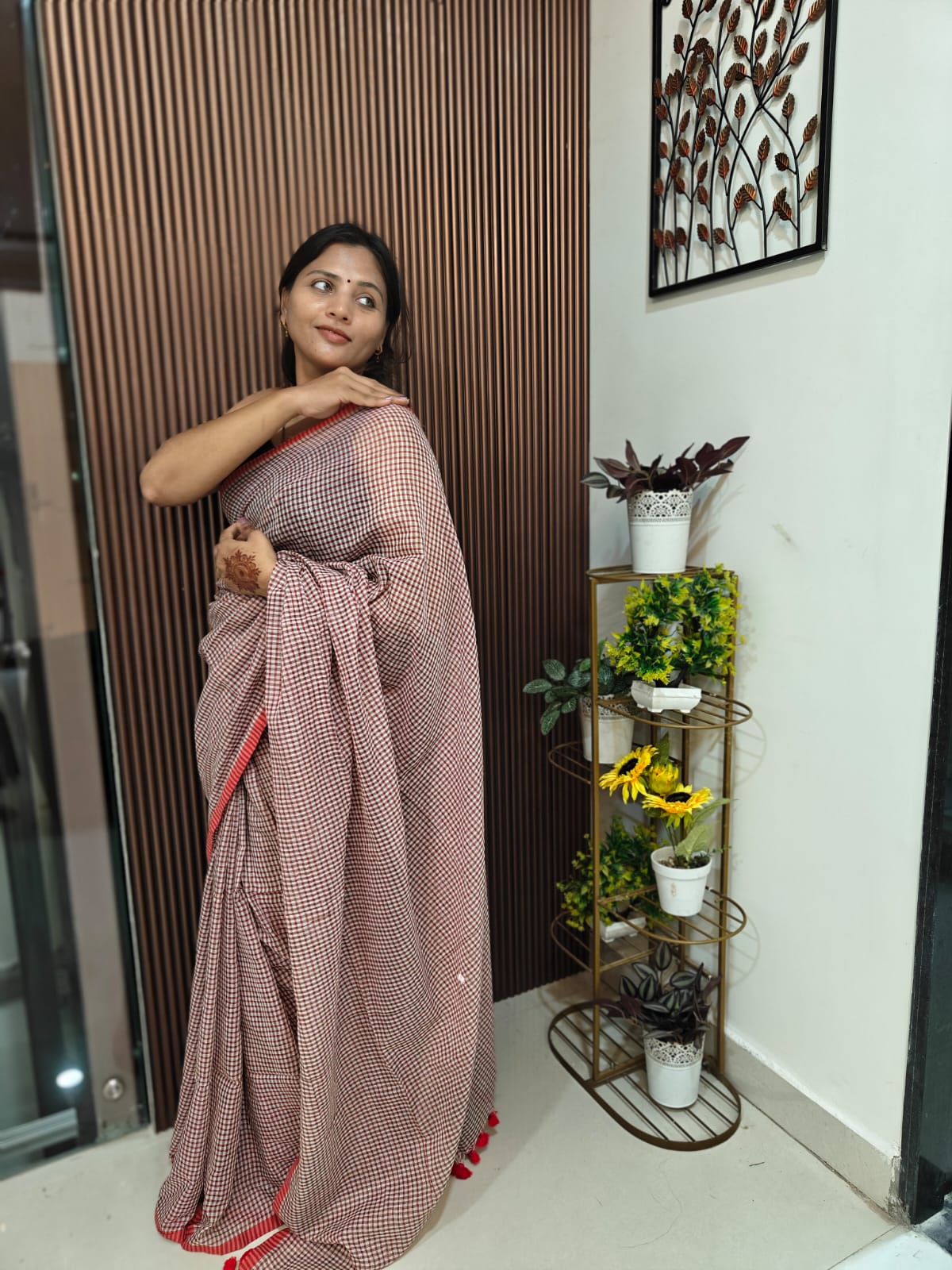 🌿 Checked Pattern Mul Cotton Saree
